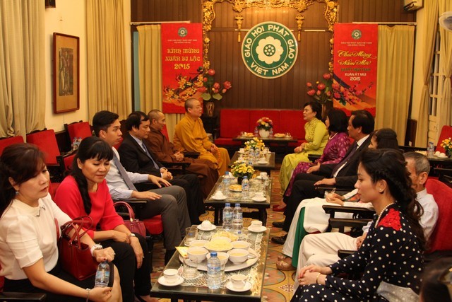 Phu nhân Chủ tịch nước dâng hương tại chùa Quán Sứ ảnh 2 hoang tuan 2.jpg