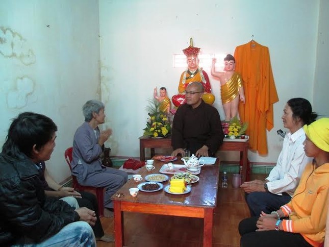 Lần đầu có thầy về ảnh 1 nhu danh.jpg