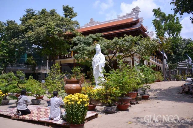 Chua Gia Lam (18).JPG