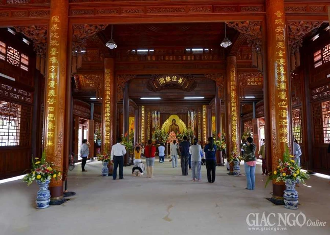 Chua Gia Lam (3).JPG