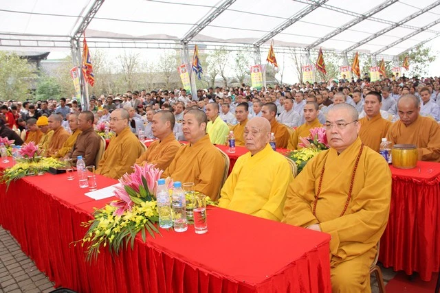 hoi chua bai dinh 2.jpg