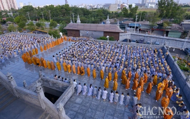 Le thinh su (12).jpg