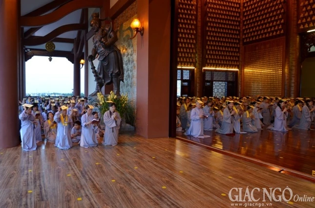 Niem Dan-Sai Tinh (14).JPG