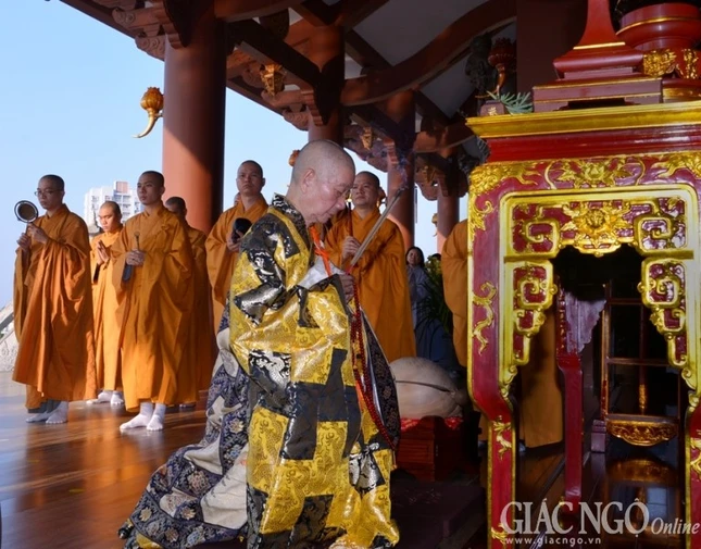 Niem Dan-Sai Tinh (2).JPG