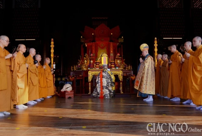 Niem Dan-Sai Tinh (3).JPG