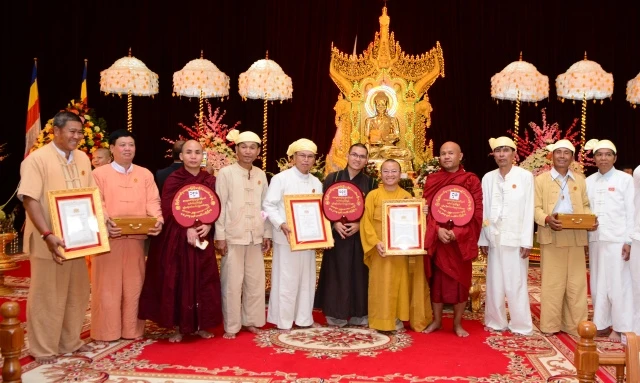 TT Nhat Tu.jpg