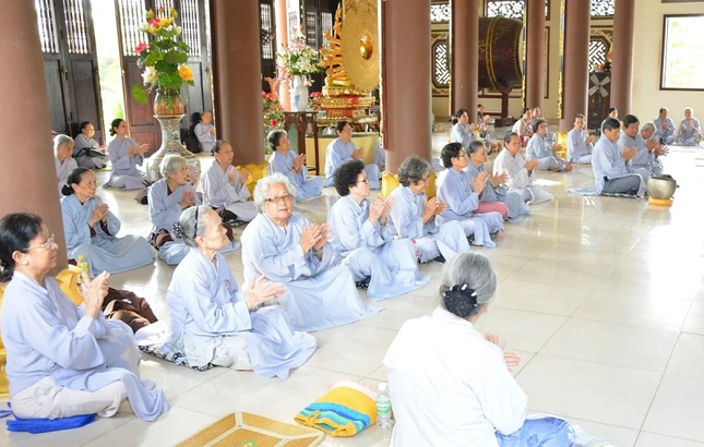 Khóa tu Bát quan trai đầu năm tại chùa Pháp Lâm ảnh 1 phap lam.JPG