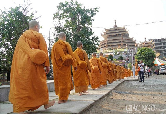 Tưởng niệm 61 năm Tổ sư Minh Đăng Quang vắng bóng ảnh 20 ANH AA (15).jpg