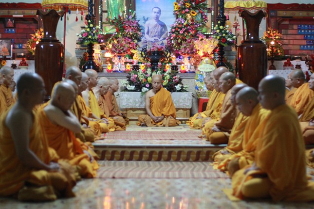 Giáo đoàn III tưởng niệm Tổ sư Minh Đăng Quang ảnh 1 khanhhoa01.jpg