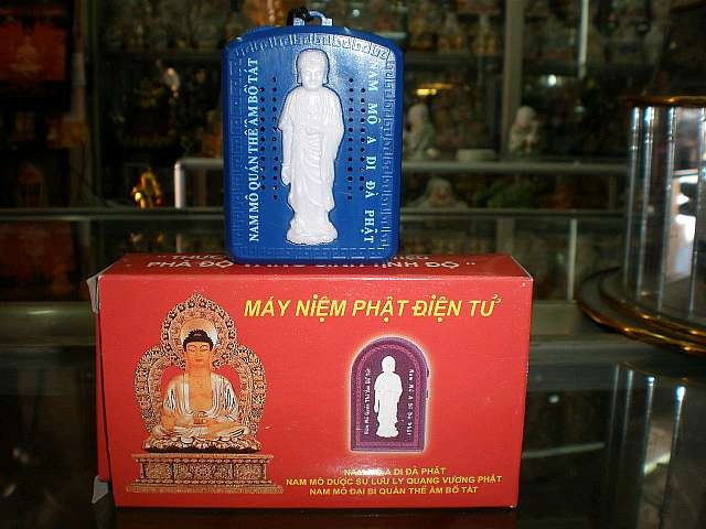 Chú Tư & chiếc máy niệm Phật ảnh 1 may niem Phat.jpg