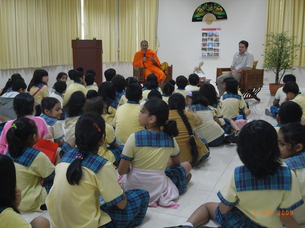 Dạy Phật pháp cho trẻ em ảnh 1 R0012691_resize.jpg