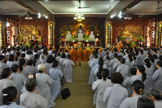 Hà Nội: Hơn 700 Phật tử phát tâm thọ Bồ-tát giới ảnh 2 ha noi 2.jpg