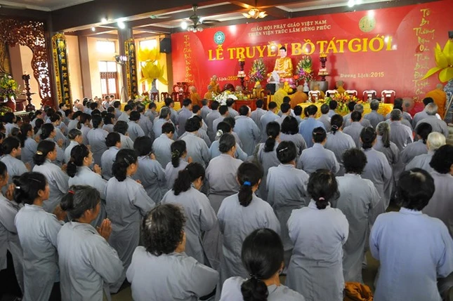 Hà Nội: Hơn 700 Phật tử phát tâm thọ Bồ-tát giới ảnh 4 ha noi 4.jpg
