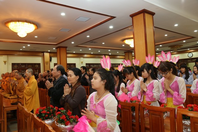 Hà Nội: Mít-tinh hưởng ứng Ngày Phật giáo Quốc tế ảnh 7 hanoi 10.jpg