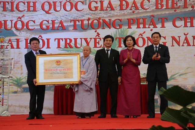 Chùa Tây Phương đón nhận bằng di tích quốc gia đặc biệt ảnh 1 1 hn 1.jpg