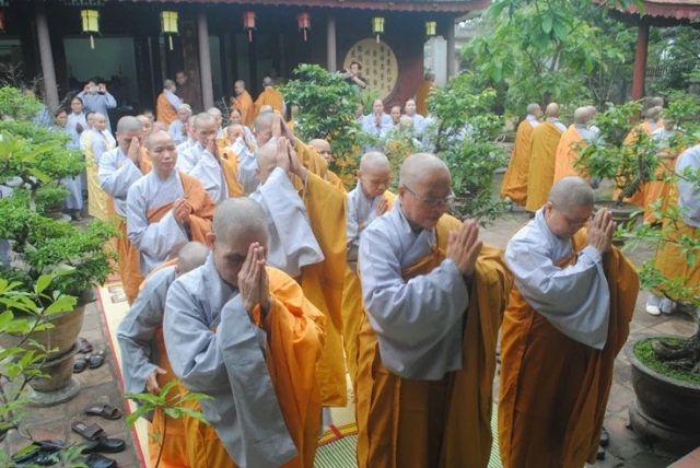 TT-Huế: Lễ húy nhật cố HT.Thích Chánh Trực ảnh 8 1 hue 7.JPG