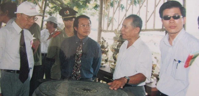 Nghệ nhân tài hoa của nghề đúc đồng ở cố đô ảnh 1 O.Sinh 1.JPG