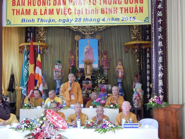 anh 8 - HT Thich Thanh Hung- Truong Doan - ban Dao tu.jpg