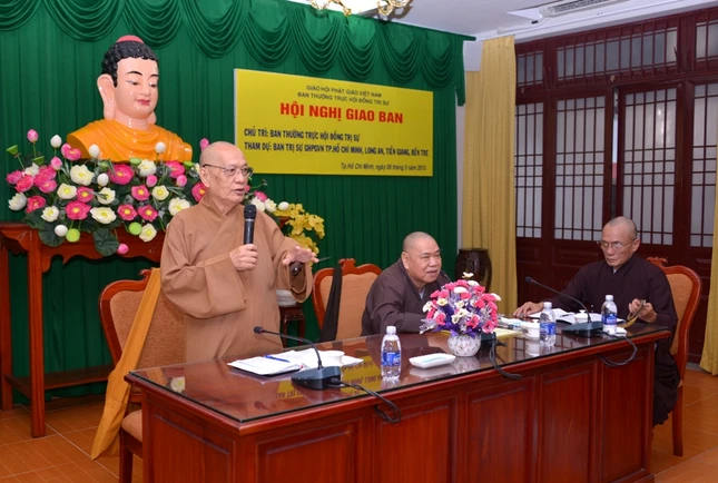 Hop giao ban chieu 6-5-2015 (10).JPG