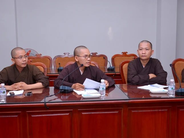 Hop giao ban chieu 6-5-2015 (7).JPG