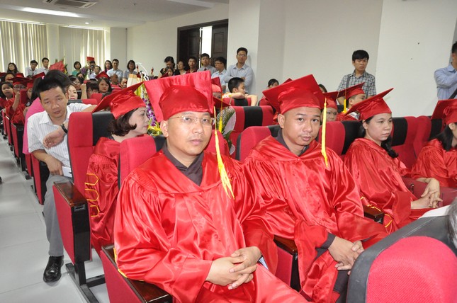 Trao bang 2.jpg