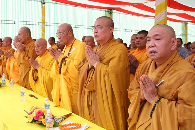 Lễ hội Văn hóa Phật giáo "Hương sen xứ Nghệ" ảnh 1 1 hsen 1.jpg