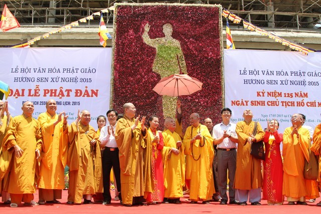 Lễ hội Văn hóa Phật giáo "Hương sen xứ Nghệ" ảnh 13 1 hsen 14.jpg