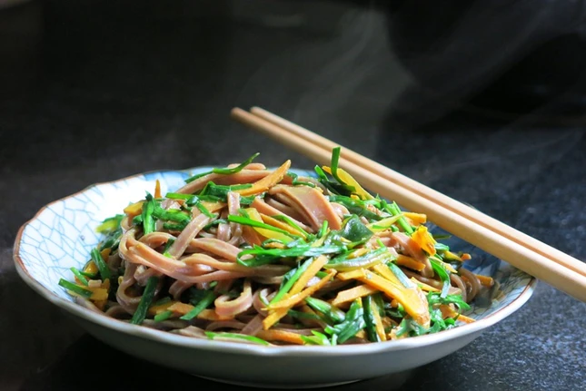 Món chay ngày mùng 1: Bún lứt xào nghệ ảnh 1 IMG_0011.JPG