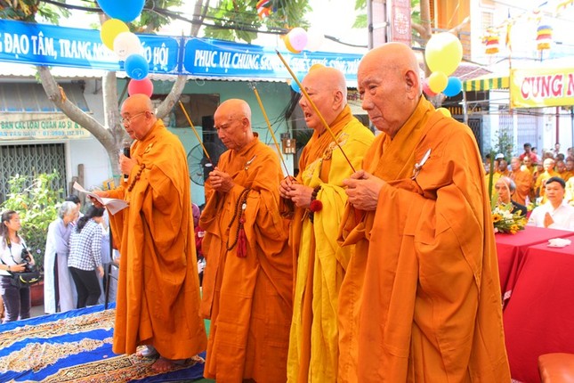 TP.HCM: Chùa Liên Hoa mừng Phật đản ảnh 2 7lh.jpg