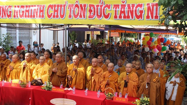 TP.HCM: Chùa Liên Hoa mừng Phật đản ảnh 3 8lh.jpg