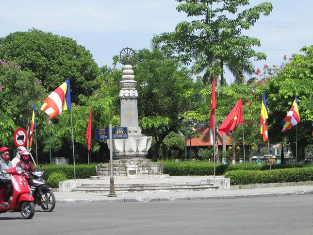 TT-Huế: Phật đản về trên những nẻo đường ảnh 3 IMG_6300.JPG