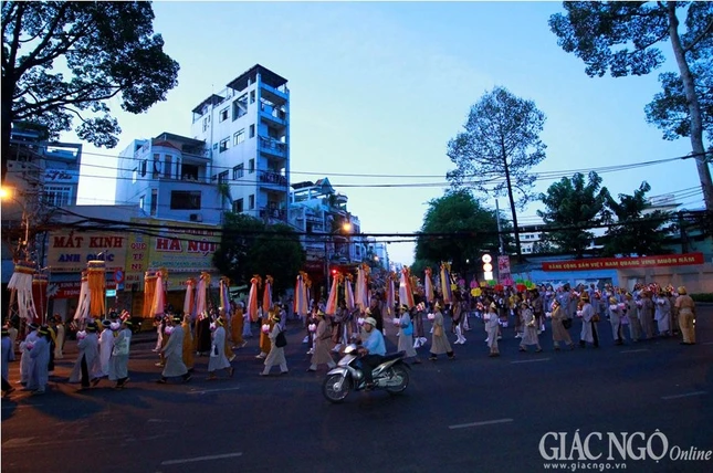 TP.HCM: Trang nghiêm lễ rước Phật thiêng liêng ảnh 14 ANH ANH (13).jpg