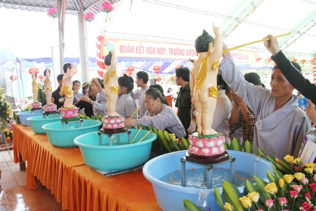 Hà Tĩnh: Long trọng khai mạc Tuần lễ Phật đản PL.2559 ảnh 7 phat dan ha tinh67.jpg