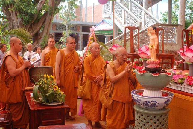 Cập nhật ngày 26-5: Các chùa làm lễ tắm Phật ảnh 8 DSC_1731.JPG