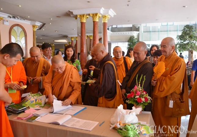 Vesak 2015- ngay thu 1 (4).jpg