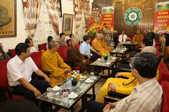 Lãnh đạo TP.Hà Nội thăm GHPGVN nhân lễ Phật đản ảnh 3 hanoi 3.jpg