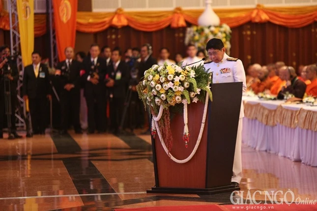 Công chúa Thái Lan dự Vesak, cúng dường chư Tăng ảnh 2 1 cchua07.jpg