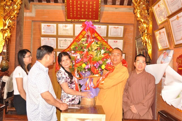 Lạng Sơn: Các cơ quan chúc mừng Đại lễ Phật đản ảnh 2 lson 3.jpg