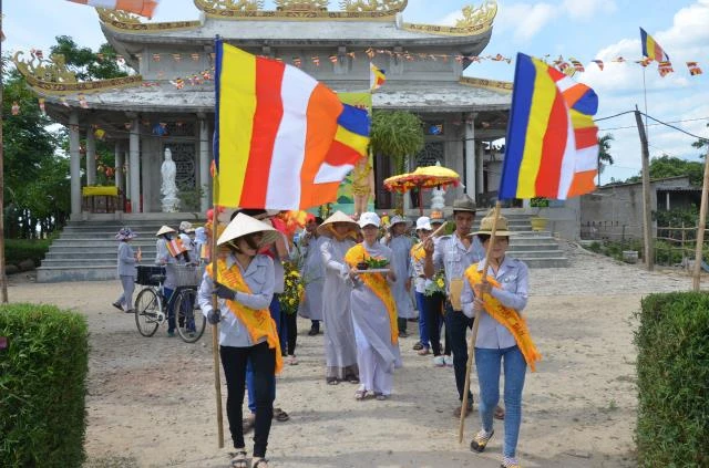 Quảng Trị: Lễ rước Phật đản sanh vào làng ảnh 2 qtri 2.jpg