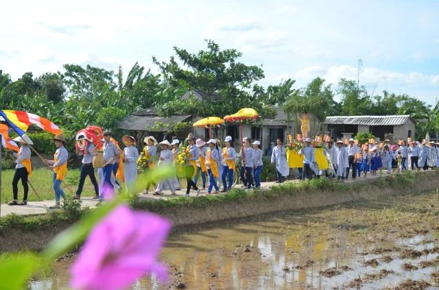 Quảng Trị: Lễ rước Phật đản sanh vào làng ảnh 4 qtri 4.jpg
