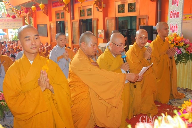 PG Q.6 tổ chức Phật đản, khai giảng An cư kiết hạ ảnh 7 Q6.7.JPG