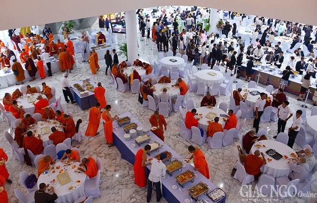 Chum anh tai tru so LHQ (19).jpg