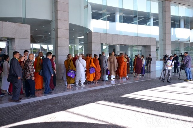 Chum anh tai tru so LHQ (4).jpg