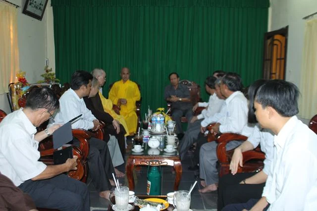 Lãnh đạo tỉnh Đồng Tháp chúc mừng Phật đản ảnh 1 IMG_1961.JPG