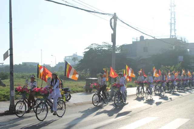 Lãnh đạo tỉnh Đồng Tháp chúc mừng Phật đản ảnh 9 IMG_1999.JPG