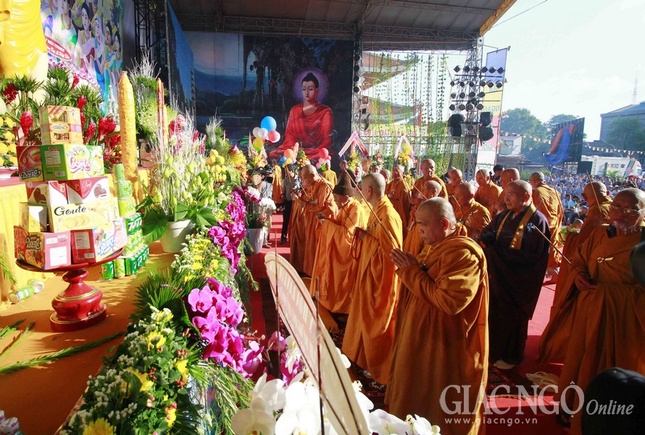 Chùm ảnh Đại lễ Phật đản tại Việt Nam Quốc Tự ảnh 32 1.jpg