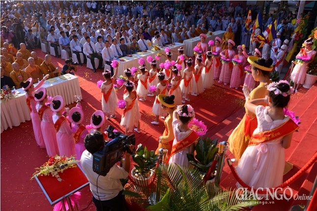 Chùm ảnh Đại lễ Phật đản tại Việt Nam Quốc Tự ảnh 9 ANH BAO (16).jpg
