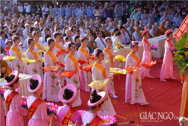 Chùm ảnh Đại lễ Phật đản tại Việt Nam Quốc Tự ảnh 8 ANH BAO (6).jpg