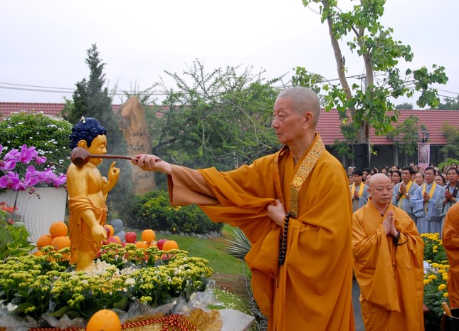 anh Phat hang huu 2.jpg