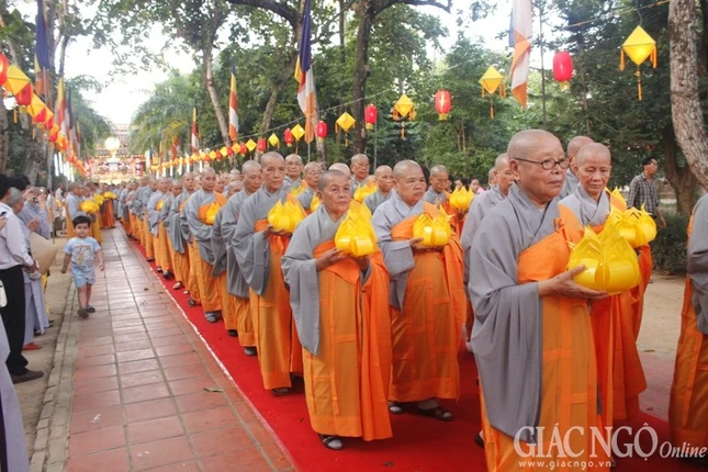 Ấn tượng với lễ rước Phật tại cố đô Huế ảnh 10 anh10.jpg